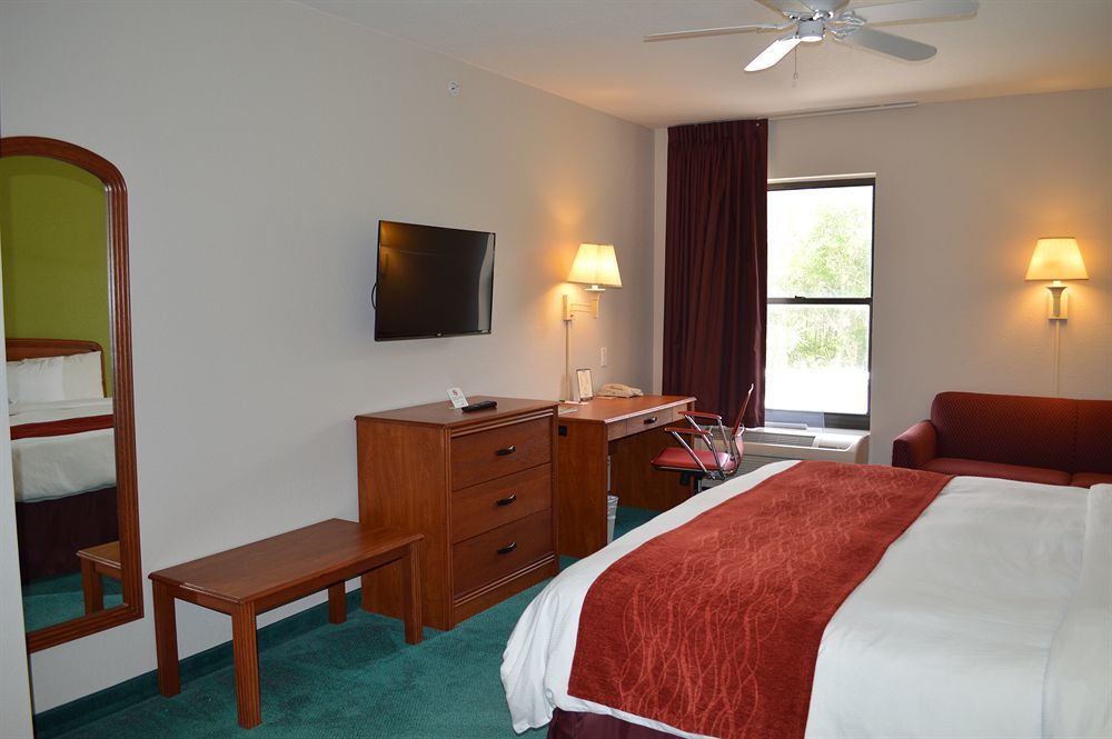 Days Inn & Suites By Wyndham Fort Myers Near Jetblue Park Exterior foto